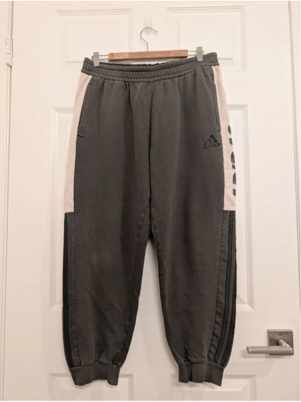 Men's Adidas Green & Beige Sweatpants Large - 3 stripes jogger pants